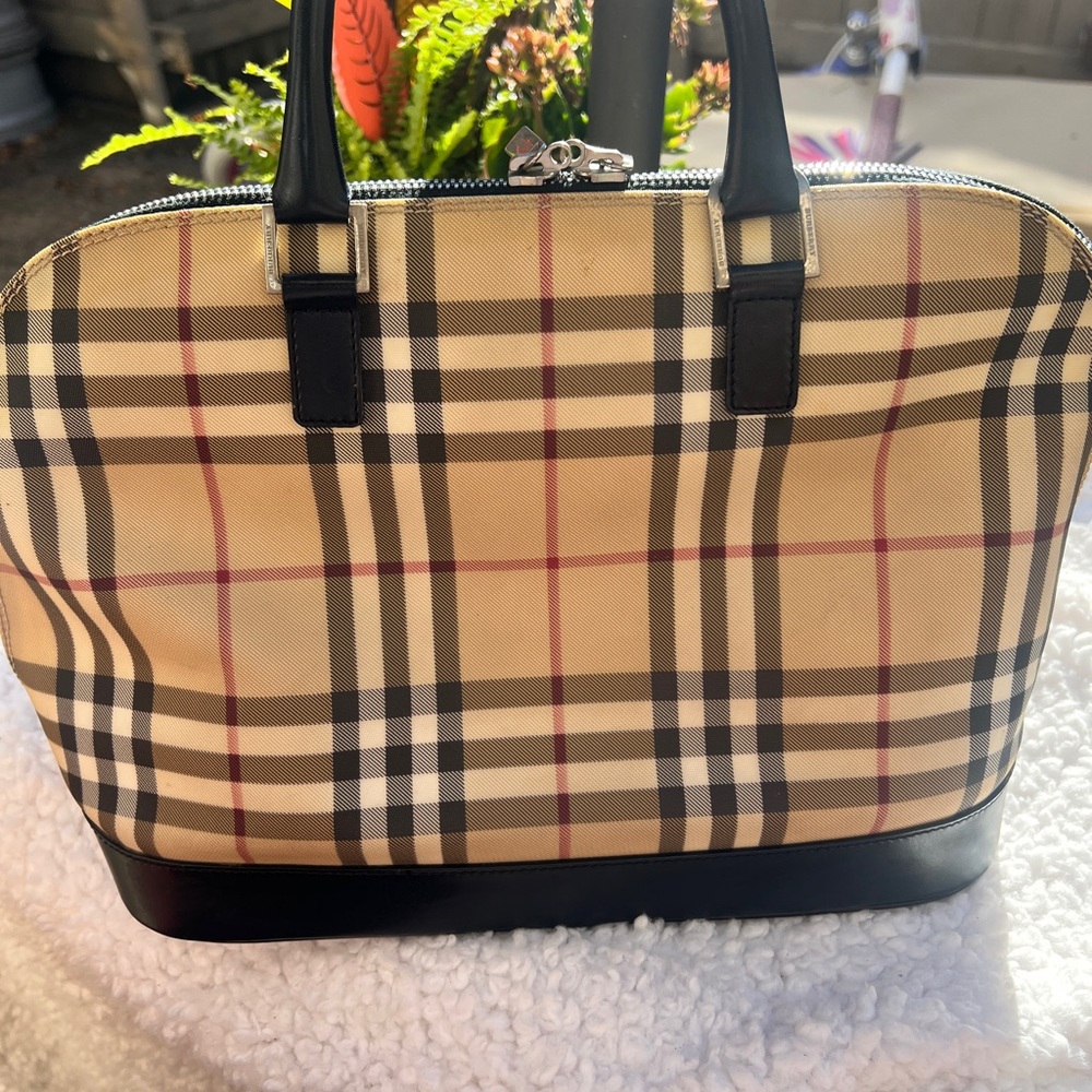 Burberry Beige Nova Check Satchel with Black Trim - Picture 6 of 12